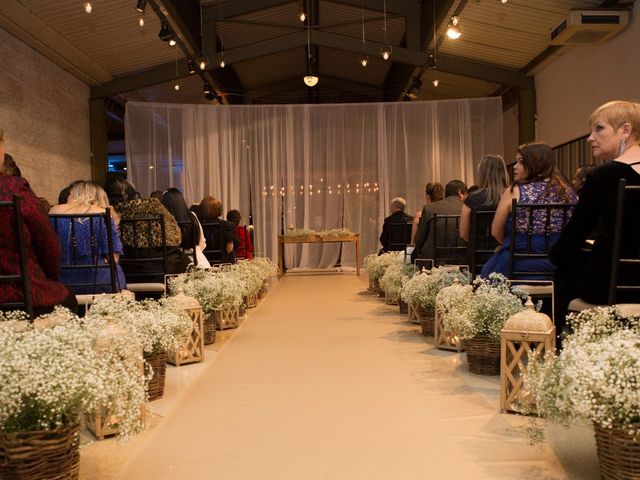 O casamento de Tiago  e Viviane  em Santo André, São Paulo 24