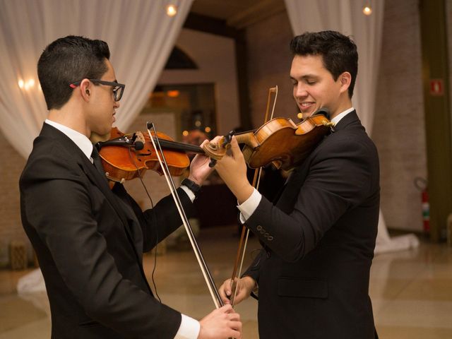 O casamento de Tiago  e Viviane  em Santo André, São Paulo 27