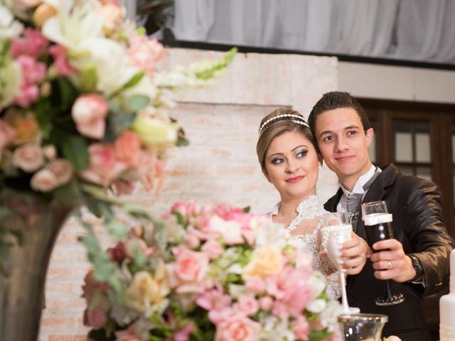 O casamento de Tiago  e Viviane  em Santo André, São Paulo 31