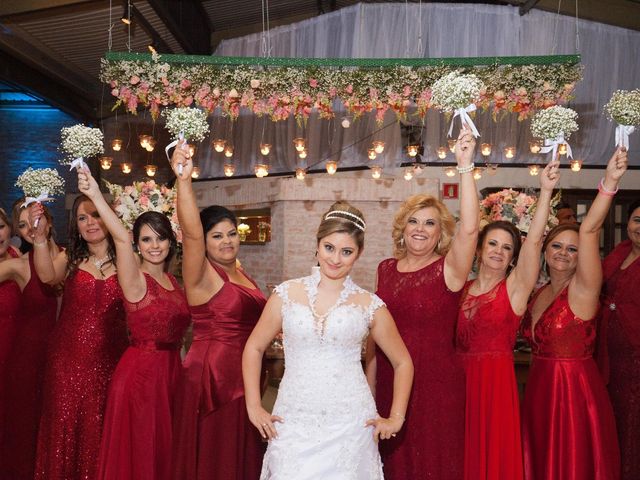 O casamento de Tiago  e Viviane  em Santo André, São Paulo 36