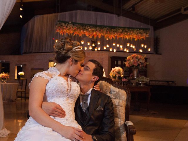 O casamento de Tiago  e Viviane  em Santo André, São Paulo 39
