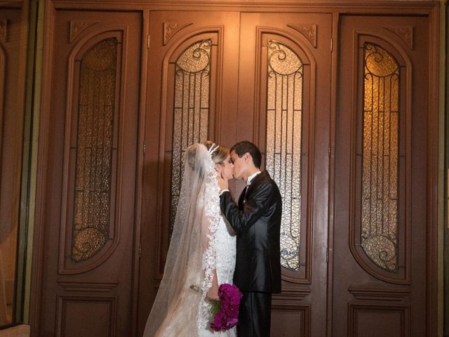 O casamento de Tiago  e Viviane  em Santo André, São Paulo 41
