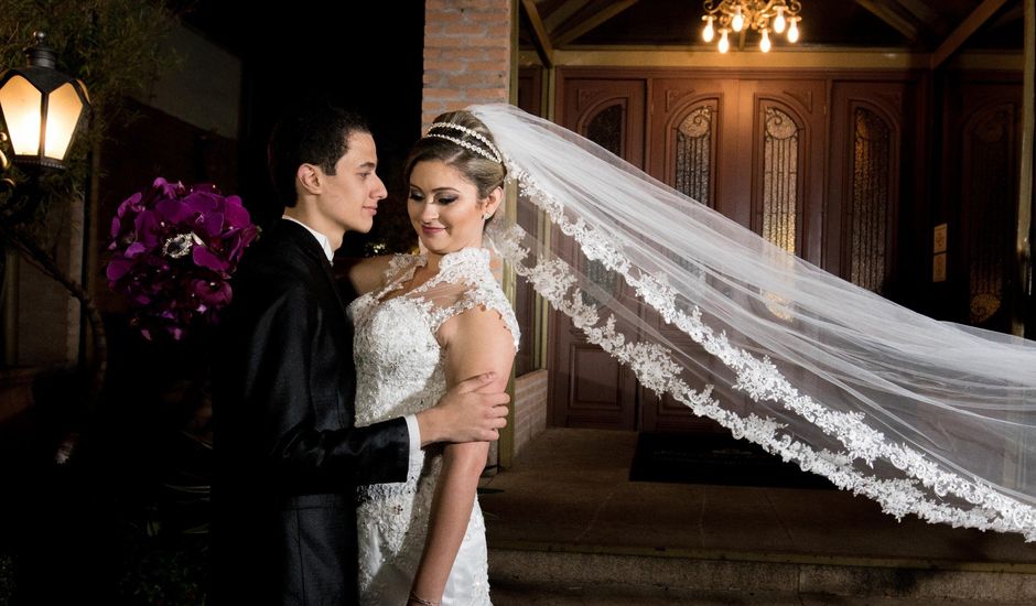 O casamento de Tiago  e Viviane  em Santo André, São Paulo