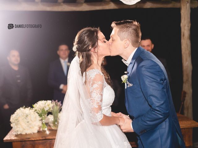 O casamento de Gabriel  e Melissa em Campo Largo, Paraná 18