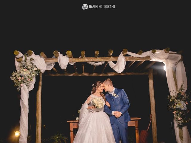 O casamento de Gabriel  e Melissa em Campo Largo, Paraná 19