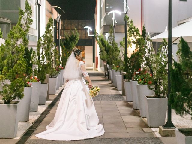 O casamento de Yuri e Priscila em Porto Alegre, Rio Grande do Sul 10