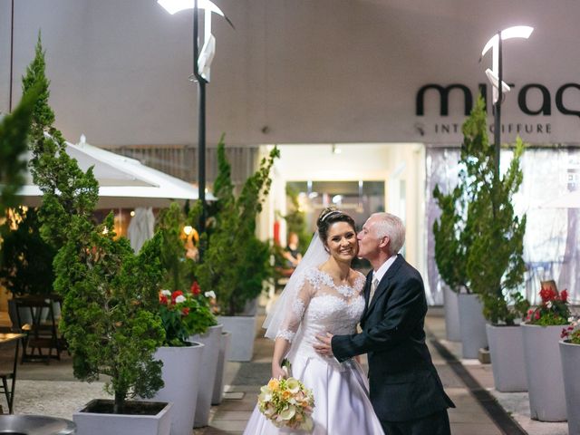 O casamento de Yuri e Priscila em Porto Alegre, Rio Grande do Sul 11