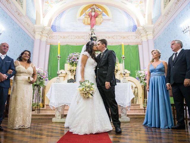 O casamento de Renan e Gabriella em Santa Rita de Jacutinga, Minas Gerais 19
