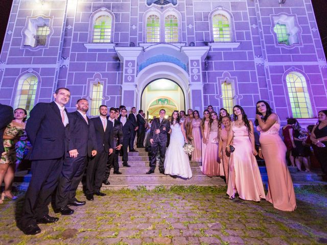 O casamento de Renan e Gabriella em Santa Rita de Jacutinga, Minas Gerais 21