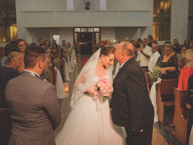 O casamento de Maikel e Carine em Novo Hamburgo, Rio Grande do Sul 28