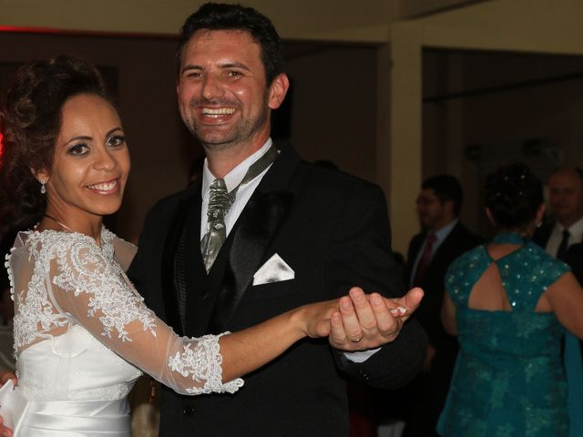 O casamento de Larissa e Rafael em Joinville, Santa Catarina 2