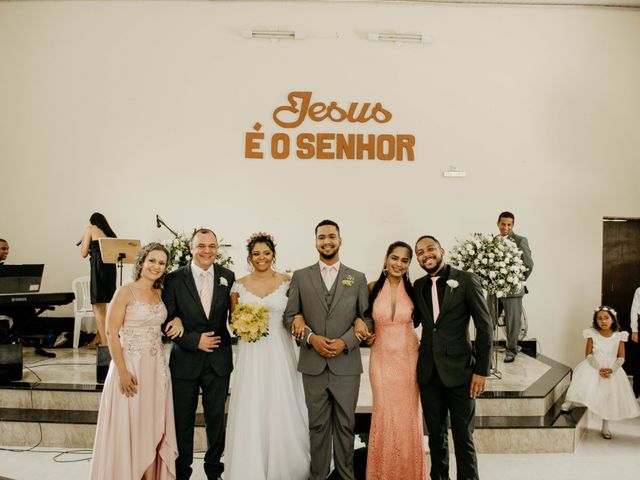 O casamento de Marcos e Rosania em Esmeraldas, Minas Gerais 14