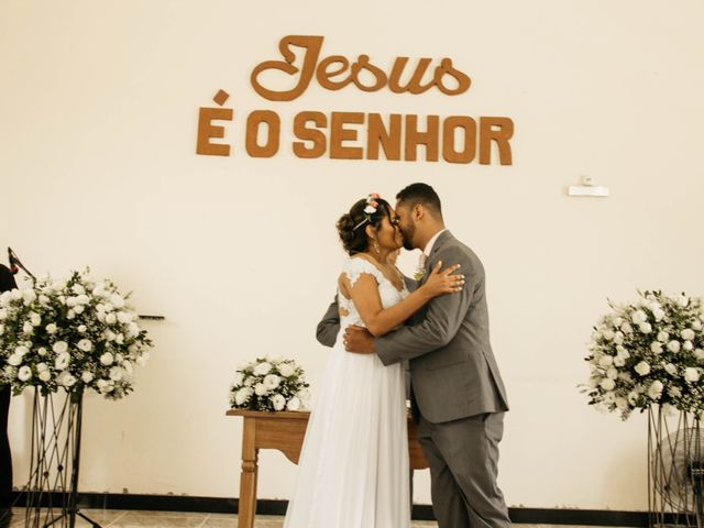 O casamento de Marcos e Rosania em Esmeraldas, Minas Gerais 22