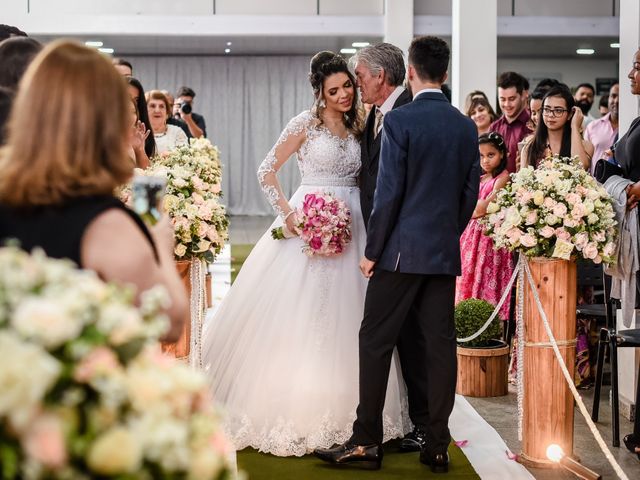 O casamento de Fábio e Gabriela em Belo Horizonte, Minas Gerais 42