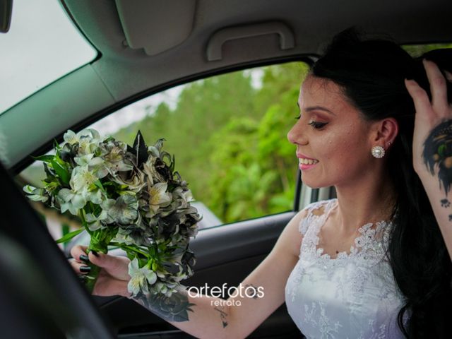 O casamento de Djéssi  e Tai em Gaspar, Santa Catarina 11