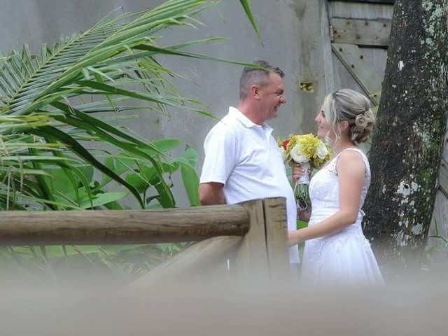 O casamento de Rafael e Caroline em Peruíbe, São Paulo Estado 32