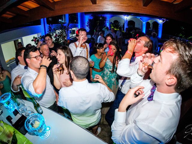 O casamento de Alex  e Ana Terra em Ubatuba, São Paulo Estado 17