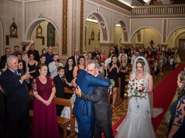 O casamento de Taynara e Leonardo em Novo Hamburgo, Rio Grande do Sul 32