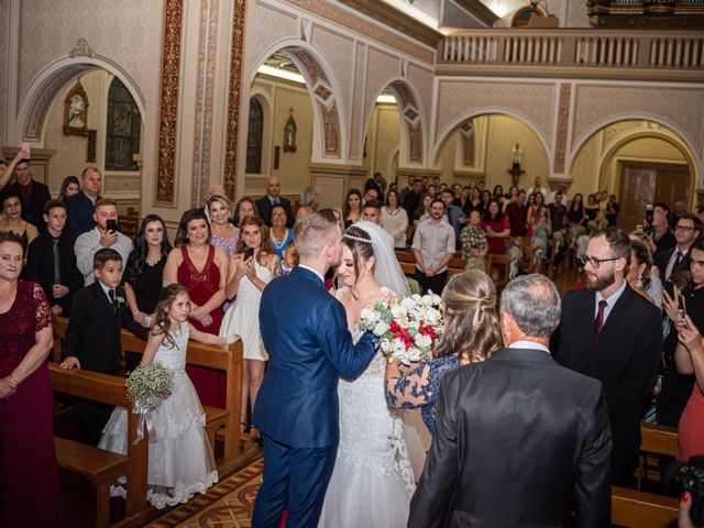 O casamento de Taynara e Leonardo em Novo Hamburgo, Rio Grande do Sul 33