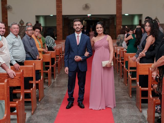 O casamento de Lucas e Lina em Contagem, Minas Gerais 15