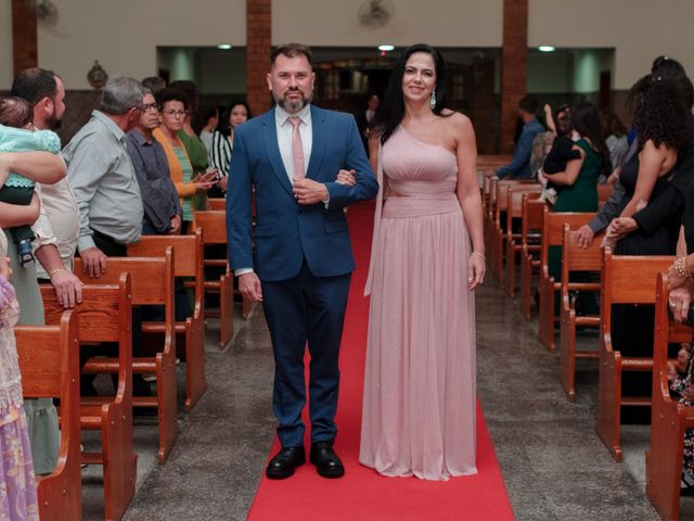 O casamento de Lucas e Lina em Contagem, Minas Gerais 18