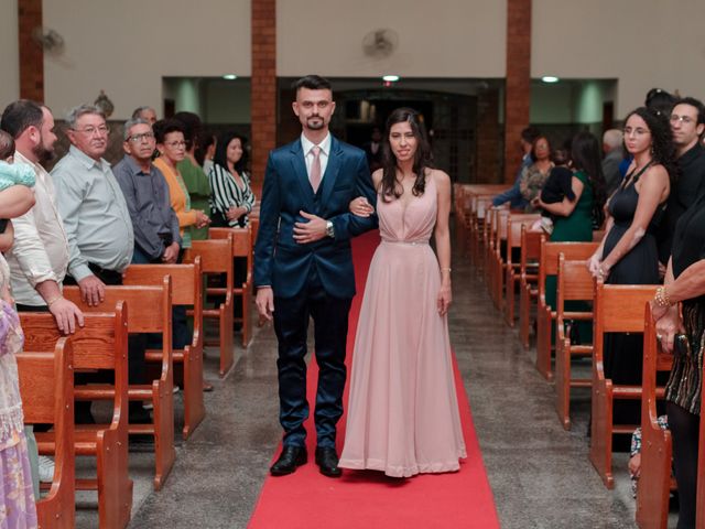 O casamento de Lucas e Lina em Contagem, Minas Gerais 21