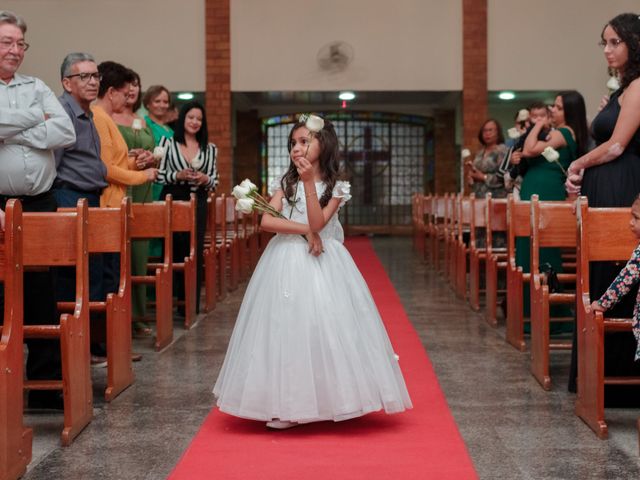 O casamento de Lucas e Lina em Contagem, Minas Gerais 27