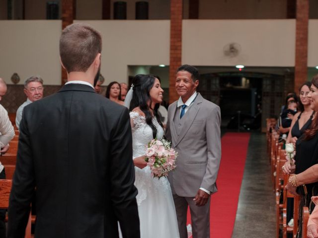 O casamento de Lucas e Lina em Contagem, Minas Gerais 33