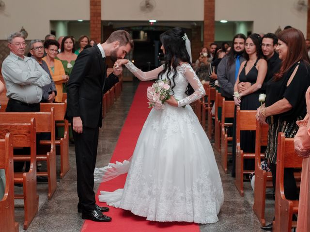 O casamento de Lucas e Lina em Contagem, Minas Gerais 36