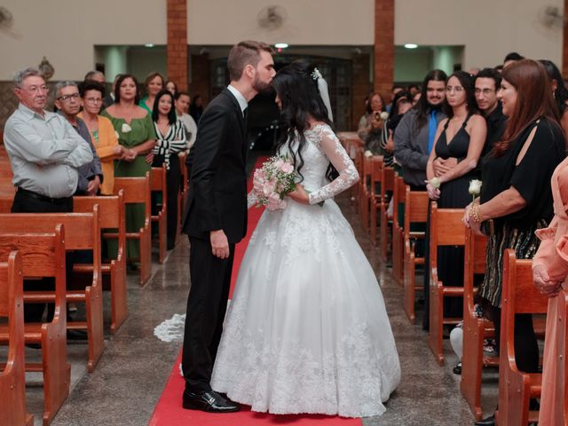 O casamento de Lucas e Lina em Contagem, Minas Gerais 37