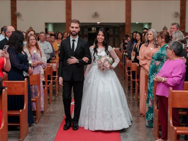 O casamento de Lucas e Lina em Contagem, Minas Gerais 39