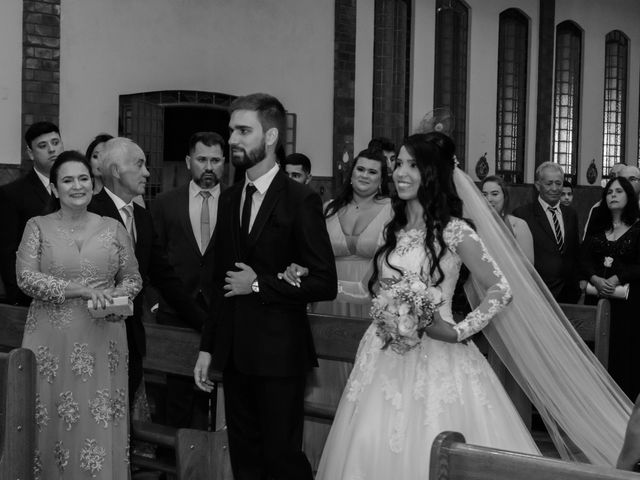 O casamento de Lucas e Lina em Contagem, Minas Gerais 40