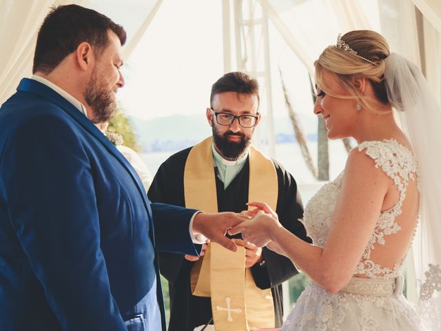 O casamento de Anderson e Crisiane em Florianópolis, Santa Catarina 41