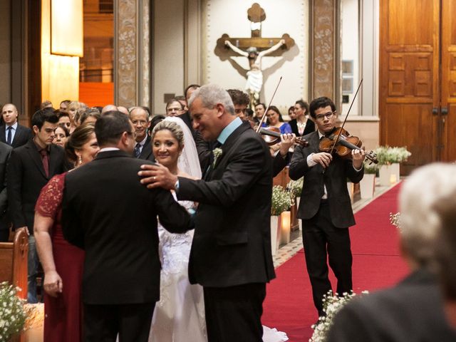 O casamento de Elisangela e César em Novo Hamburgo, Rio Grande do Sul 28