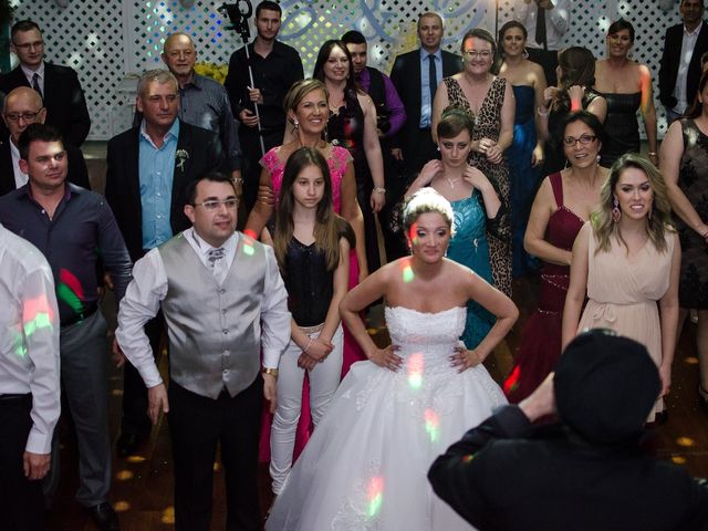 O casamento de Elisangela e César em Novo Hamburgo, Rio Grande do Sul 95