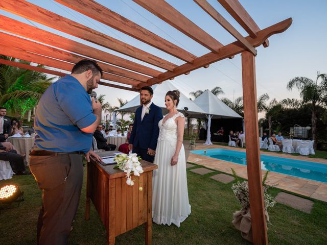 O casamento de Robson e Mayara em Alfenas, Minas Gerais 35