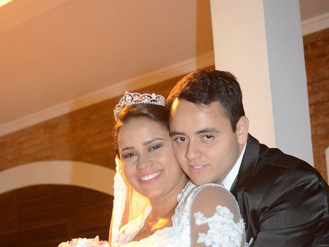 O casamento de Vinícius e Monica em Carapicuíba, São Paulo Estado 32