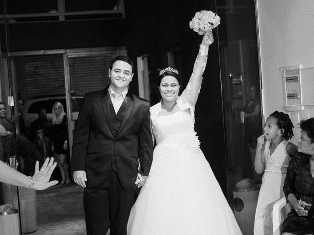 O casamento de Vinícius e Monica em Carapicuíba, São Paulo Estado 40