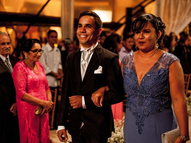 O casamento de Ricardo e Thisciane em Lauro de Freitas, Bahia 34