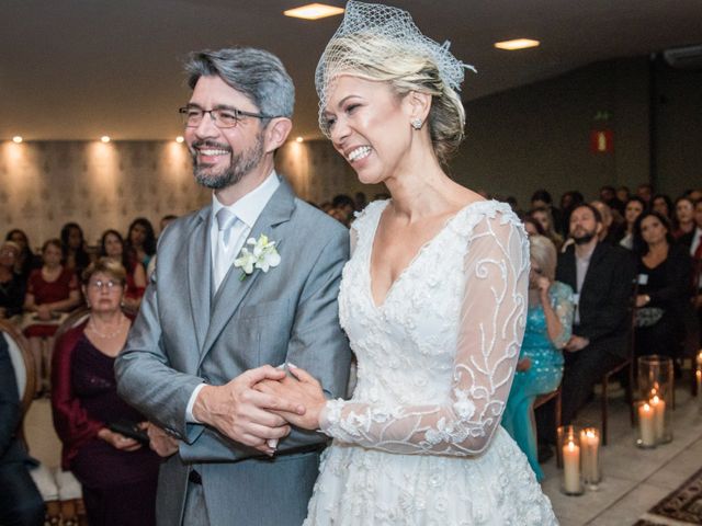 O casamento de Emerson e Alessandra em Belo Horizonte, Minas Gerais 32