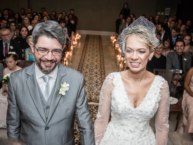 O casamento de Emerson e Alessandra em Belo Horizonte, Minas Gerais 33