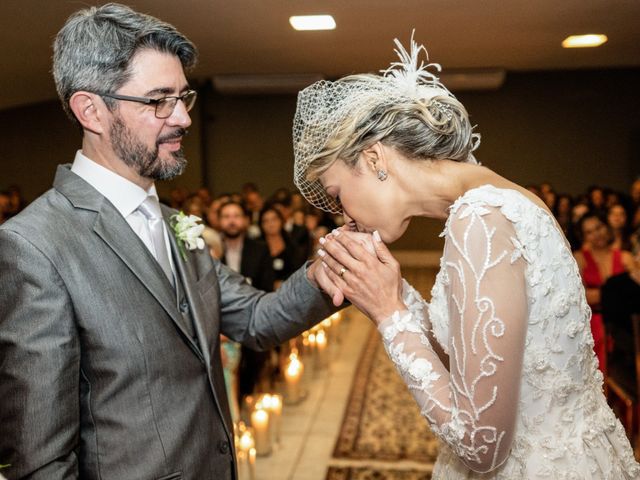 O casamento de Emerson e Alessandra em Belo Horizonte, Minas Gerais 37