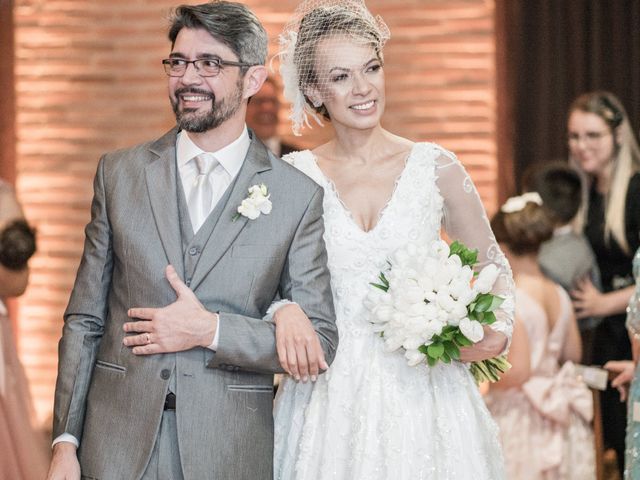 O casamento de Emerson e Alessandra em Belo Horizonte, Minas Gerais 43