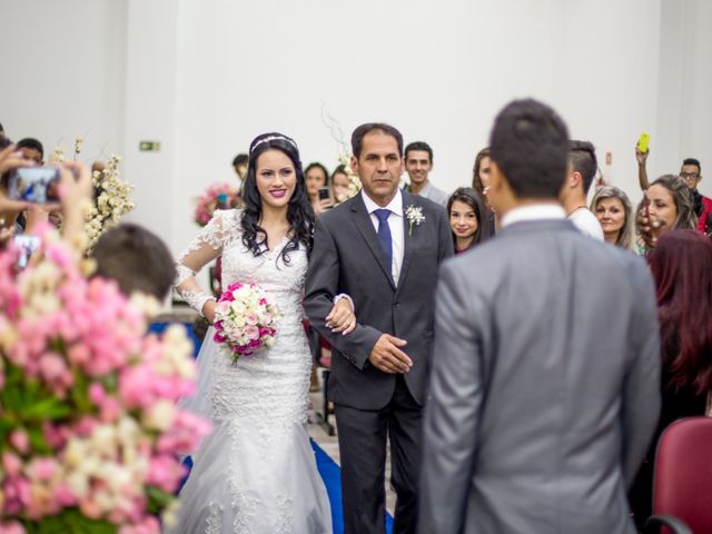 O casamento de Eriks e Isabela em Curitiba, Paraná 12