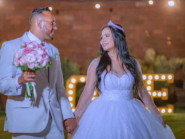O casamento de Robson  e Camila  em Diadema, São Paulo 15