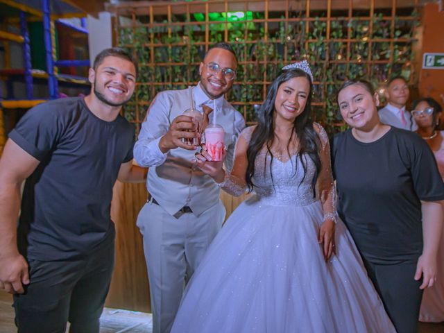 O casamento de Robson  e Camila  em Diadema, São Paulo 24