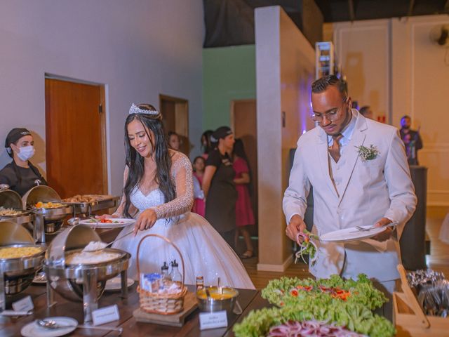 O casamento de Robson  e Camila  em Diadema, São Paulo 44