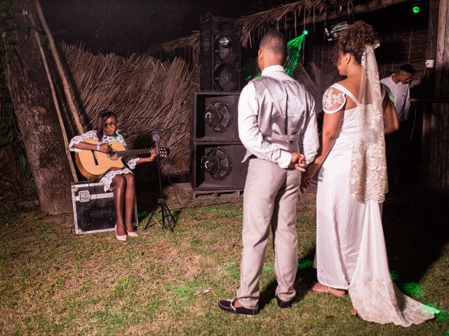 O casamento de Alisson  e Renata  em Velha Boipeba, Bahia 32