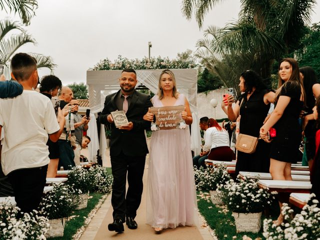 O casamento de Enon e Silvania em Cotia, São Paulo Estado 16
