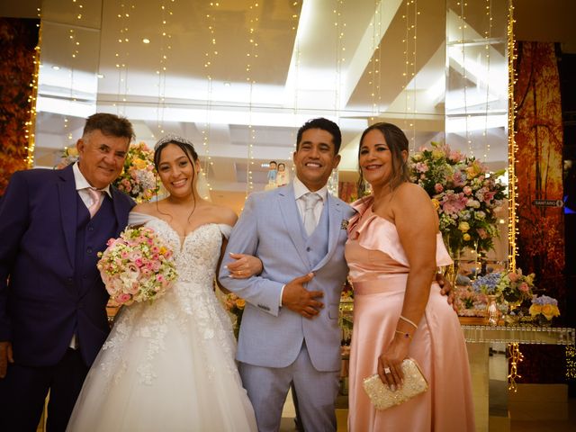 O casamento de Enon e Silvania em Cotia, São Paulo Estado 524